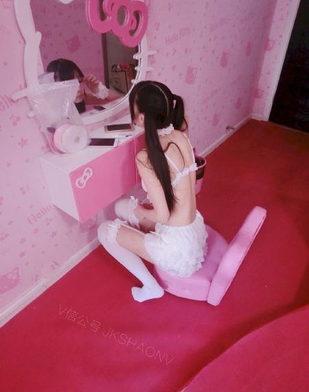 《年轻的寡妇2》中文字幕_手机免费播放动漫